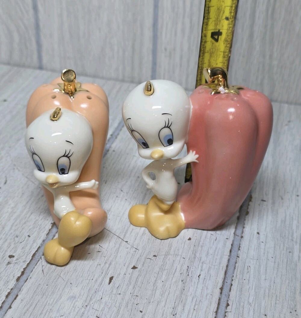 Lenox Tweety Bird Salt & Pepper Shakers Red & Orange Peppers Warner Bros NIB